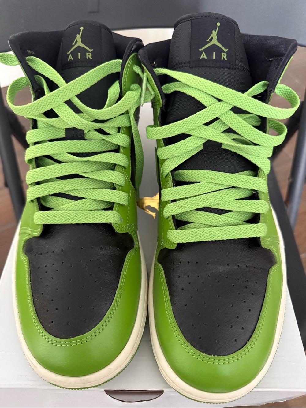 Air Jordan 1 Mid Women's "Altitude Green"